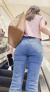 丰臀细腰紧牛小姐姐