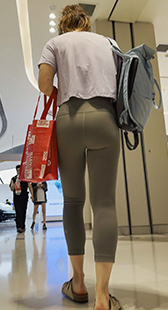 丰臀鲨鱼健身裤少妇