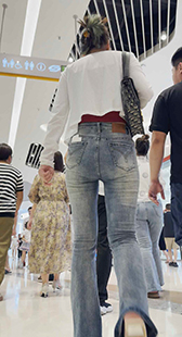 包臀牛仔眼镜妹小姐姐