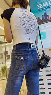 包臀牛仔紧身小姐姐