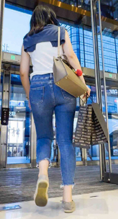 性感苹果臀超紧宽臀少妇