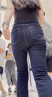 蓝色牛仔包臀紧身妹子