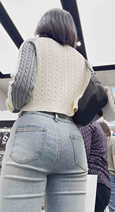 春节献礼小姐姐巨臀与纤细的腰身形成鲜明