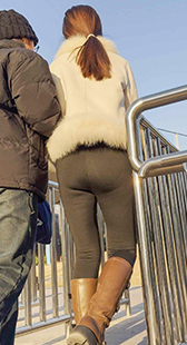 瑜伽丰臀重口味少妇