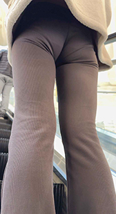 超紧瑜伽裤透内痕高挑少妇