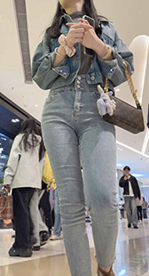 牛仔裤的性感魅力你看行