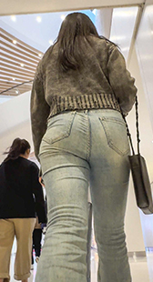 紧身牛仔裤打造性感翘臀