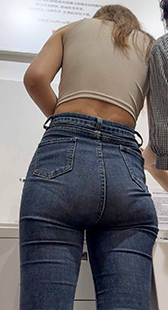 露腰大宽臀透内痕少妇