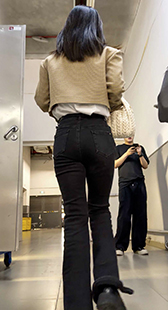 蜜桃巨臀被勒发亮