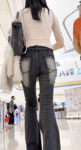 包臀紧牛宽臀妹子