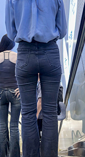 紧身包臀牛仔少妇