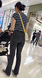 包臀长腿牛仔少妇