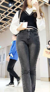 包臀黑牛仔细腰苹果臀女神