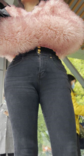 高腰黑牛仔金三角特写