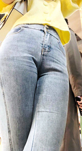 灰牛仔金三角透内痕丰臀美女