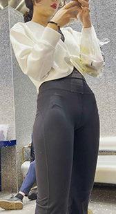 鲨鱼健身裤透内痕美女