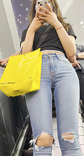 高挑性感包臀牛仔金三角小姐姐