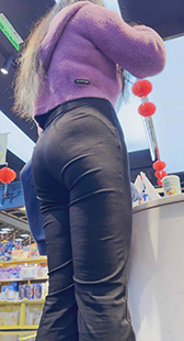 瑜伽黑裤美女翘臀特别突