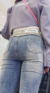 牛仔超丰臀美女小姐姐