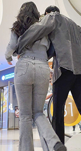 长发灰牛仔丰臀大学妹