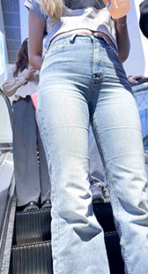 性感丰臀金三角翘臀大美女