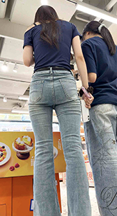 长腿牛仔长发大美女