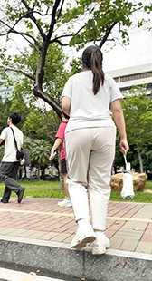 水蛇腰扭出清新又撩人节奏